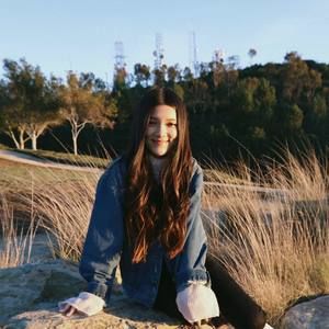 Meet your Posher, Naomi